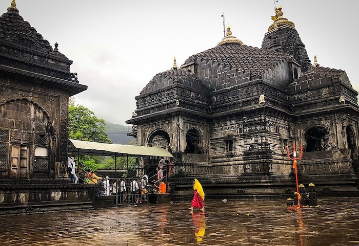 देशातील ही पाच प्रमुख ज्योतिर्लिंगे आहेत. हे टूर पॅकेज 20 मे पासून सुरू होत आहे. या टूर पॅकेजमध्ये हा प्रवास भारत गौरव स्पेशल टुरिस्ट ट्रेनमधून होणार आहे. टूर पॅकेजविषयी सविस्तर माहिती जाणून घेऊया. 