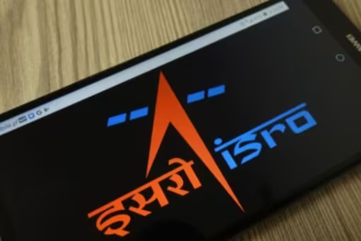 ISRO Recruitment 2023: 'इस्रो'मध्ये काम करण्याची संधी सोडू नका, 1 लाखांपेक्षा जास्त पगारासाठी लगेच करा अर्ज