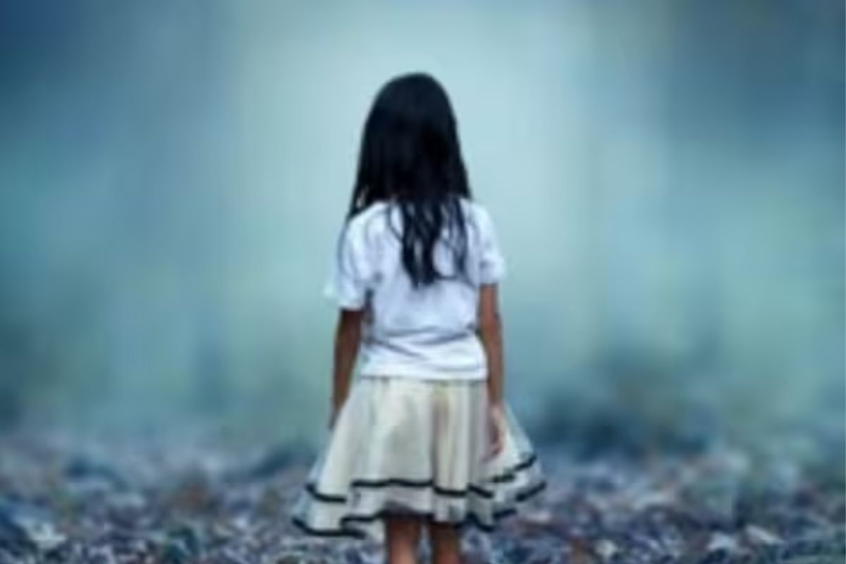 बेपत्ता मुलगी शोधण्यासाठी पोलिसांनी वडिलांकडे मागितले पैसे