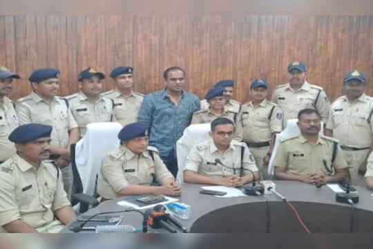 मामाचं निघाला क्रूर, भाचीला शौचास नेताना मन परिवर्तन झालं अन् नको तेच घडलं