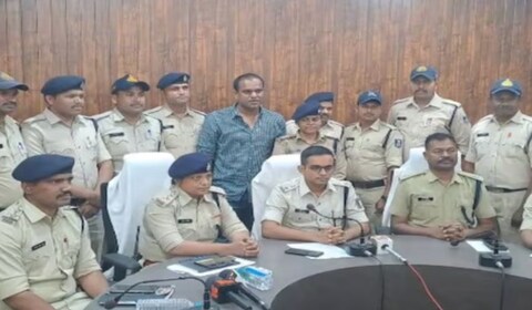 मध्यप्रदेशमध्ये एक धक्कादायक घटना घडल्याने एकच खळबळ उडाली आहे.