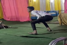 OMG! दारू पोटात जाताच तरुणाच्या शरीरातून बाहेर आला 'नाग'; पाहा VIDEO