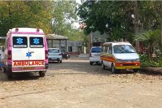 जिलेटीनच्या स्फोटात तीन ठार 