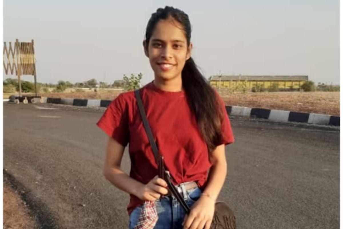 एकाच वेळी टॉप केल्या 4 स्पर्धा परीक्षा