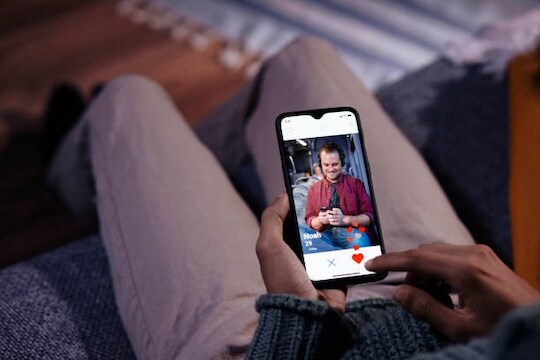 Gay App वरून मैत्री झाली अन् बायकोशीही ठेवलं संबंध, नंतर जे घडलं ते भयानक