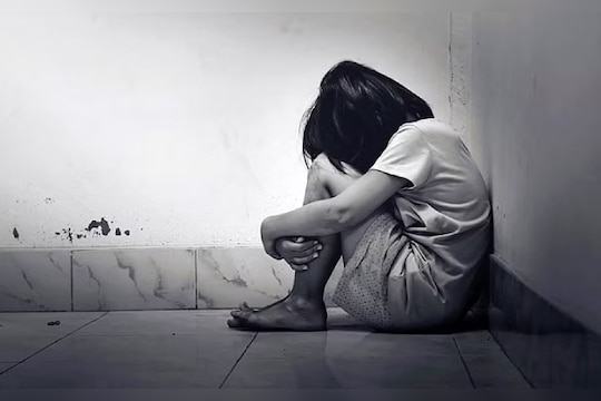 गरोदर पत्नीच्या सेवेसाठी आणलं अन् मुलीसोबत केलं भयानक कृत्य, मन हेलावून टाकणारी घटना
