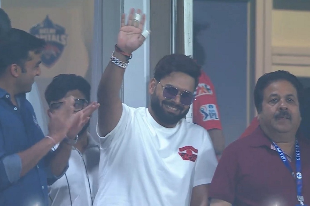 होम ग्राउंडवर दिल्ली कॅपिटल्सची मॅच पाहण्यासाठी आला रिषभ पंत