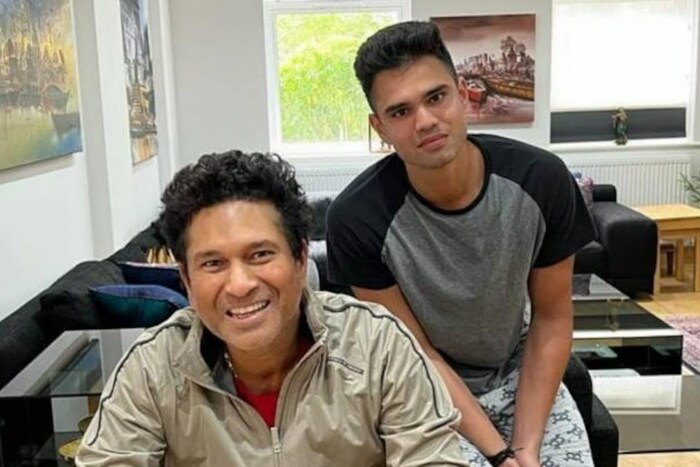 सचिन तेंडुलकरने त्याच्या आयपीएल कारकिर्दीत एकूण 78 सामने खेळून त्यात तब्बल 2334 धावा केलया. यादरम्यान त्याने 13 अर्धशतक आणि 1 शतक ठोकले.