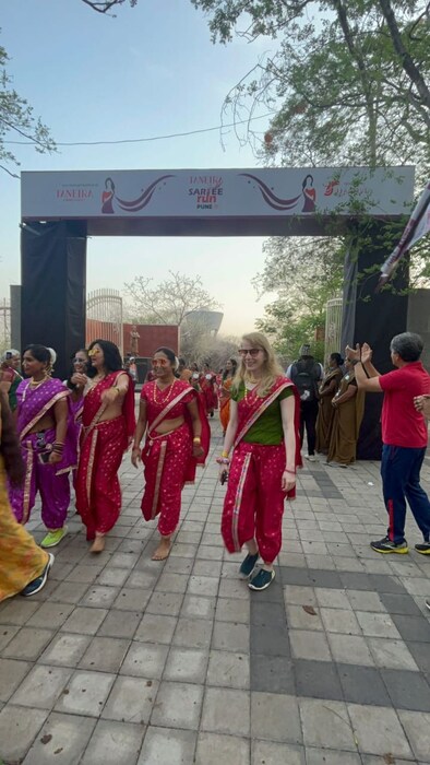पिढ्यान पिढ्या परिवारास आणि अनुषंगाने समाजास घडवणाऱ्या स्त्रिया स्वत:मध्ये परिवर्तन करून प्रत्येकाच्या जीवनात वेगवेगळ्या महत्त्वाच्या भूमिका बजावतात, आणि याची गुरुकिल्ली असते. संपूर्ण कुटुंबाचे आरोग्य आणि तंदुरुस्ती. त्यांना आरोग्याचे महत्त्व कळते. पण त्यांच्या अनेकदा स्वत:च्या फिटनेसला प्राधान्य देता येत नाही. फिटनेस कडे लक्ष देताना त्यांना अनेक आव्हानांचा सामना करावा लागतो. 
