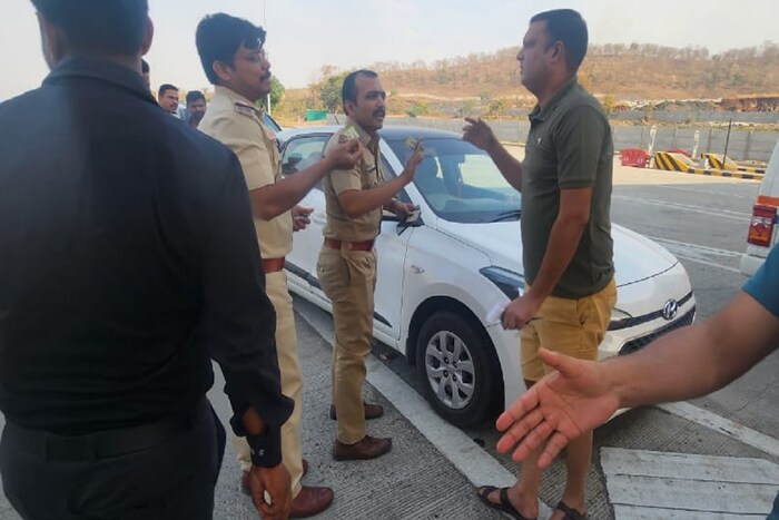 Samrudhhi Mahamarg Tyre Rule : समृद्धी महामार्गावरील अपघातांचे प्रमाण वाढलेय. यामधील अपघातांचे प्रमुख कारण हे गाड्यांचे टायर खराब असणं हे आहेत. टायर फुटल्यामुळे दुर्घटना होऊ शकतात. याच कारणामुळे आता प्रादेशिक परिवहन विभागाने कारवाई करण्यास सुरुवात केली आहे. 