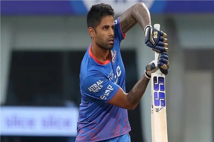 भारताचा स्टार क्रिकेटर सूर्यकुमार यादव याला आयपीएलनेच ओळख मिळून दिली. मिस्टर 360 डिग्री म्हणून प्रसिद्ध असलेल्या सूर्यकुमारला त्याच्या पहिल्या आयपीएल सीझनसाठी 10 लाख रुपये मिळाले होते. परंतु आता मुंबई इंडियन्समध्ये त्याची फी आठ कोटी रुपये इतकी आहे. 