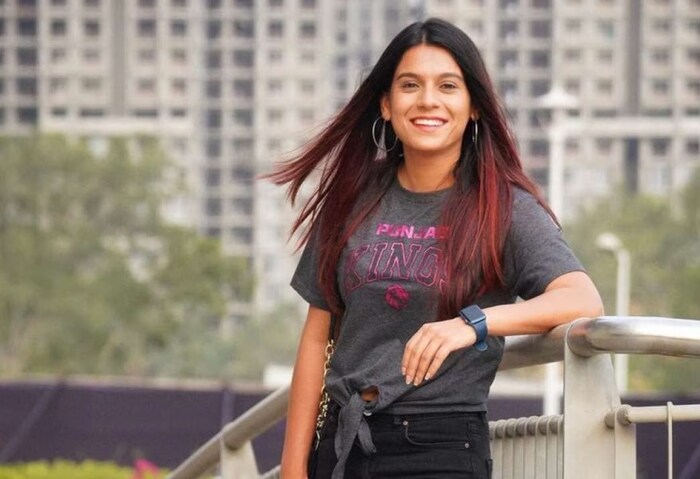 सध्या पॉल्युलर होणारी मिस्ट्री गर्ल शशी धिमान ही स्टँडअप कॉमेडीयन असून तिचे अनेक व्हिडिओ व्हायरल झाले आहेत. 