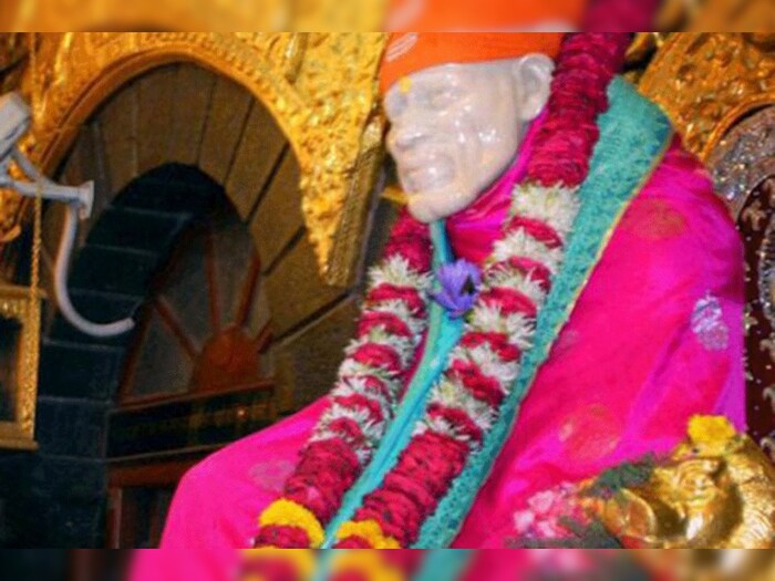 दानपेटीत येणाऱ्या नाण्यांमुळे साई संस्थानपुढे तसेच बँकापुढे देखील मोठा प्रश्न निर्माण झालाय...शिर्डी शहरा व्यतिरिक्त जिल्हयातील तसेच परजिल्हयातील राष्ट्रीयकृत बँकामध्ये खाते उडण्याचा संस्थानचा विचार आहे तर संस्थान यातून मार्ग निघावा यासाठी थेट भारतीय रिझर्व्ह बँकेकडे पाठपुरावा करणार आहे.