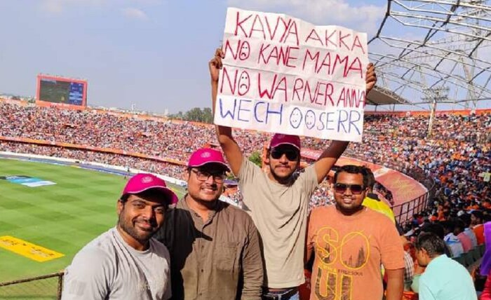  राजस्थान रॉयल्सने दिलेल्या २०३ धावांच्या आव्हानाचा पाठलाग करताना हैदराबादचा संघ ८ बाद १३१ धावांपर्यंतच मजल मारू शकला. वॉर्नर आणि केन विल्यम्सन यांना रिलीज केल्यानं चाहत्यांनी फलक दाखवून नाराजी व्यक्त केली.