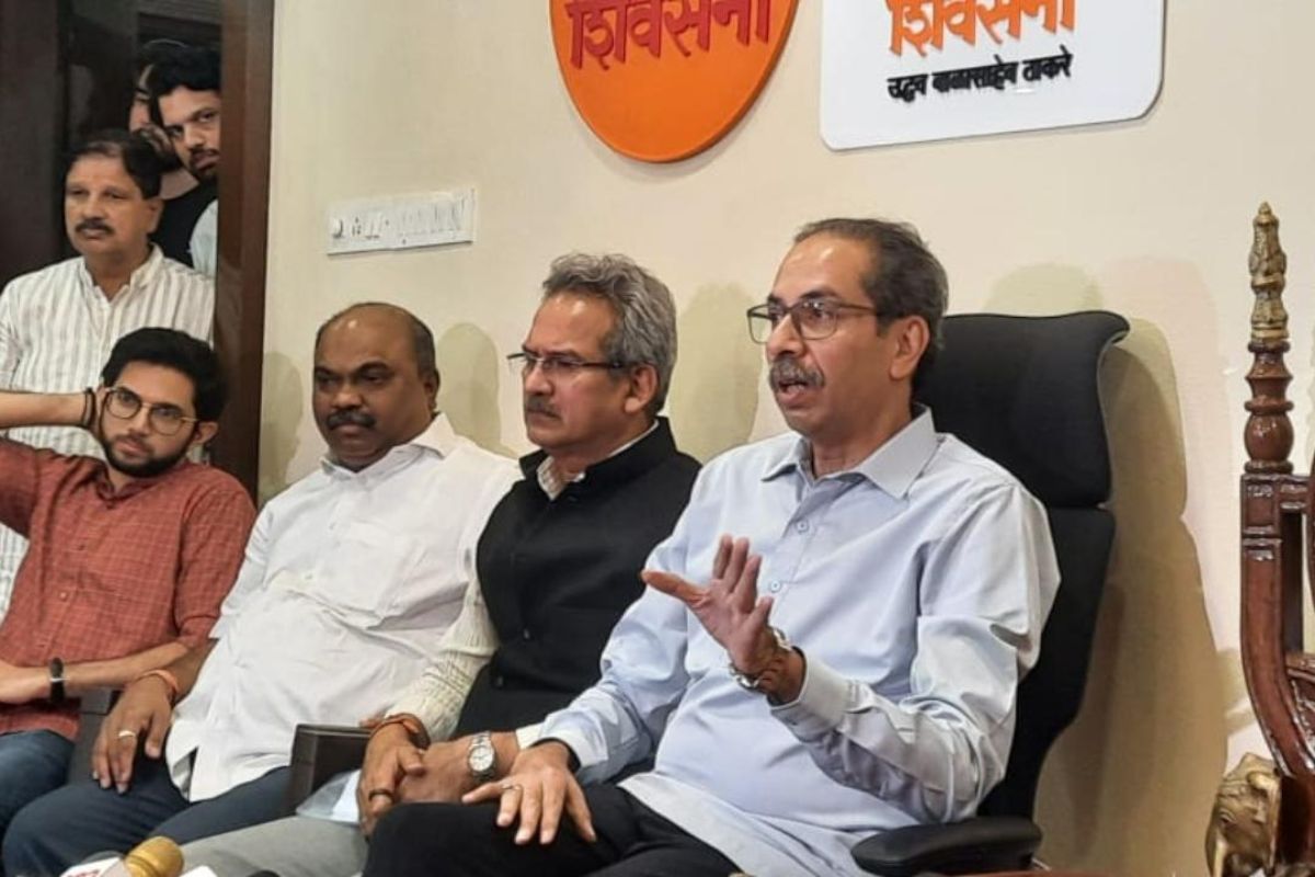 मातोश्रीवर खलबतं, काँग्रेस नेत्यांची ठाकरेंसोबत बैठक