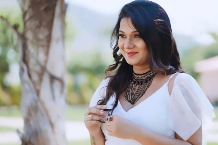 'ही बातमी तुमच्यासोबत शेअर करण्यासाठी हा सर्वोत्तम दिवस आहे' असं म्हणत तिने प्रेग्नन्सीची बातमी चाहत्यांना सांगितली आहे. 