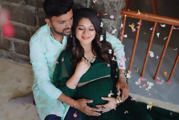 अभिनेत्रीनं लवकरच आई होणार असल्याची बातमी चाहत्यांसोबत शेअर केली आहे. 