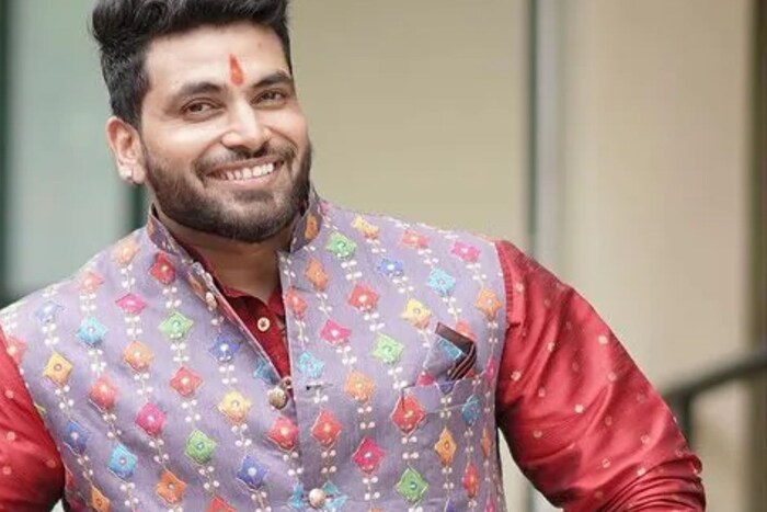 शिव ठाकरेनी 'बिग बॉस 16 मधून चांगलंच नाव कमावलं. याला 'खतरों के खिलाडी 13' मधील सर्वात महागडा स्पर्धक म्हटले जात आहे. एका एपिसोडसाठी तो सुमारे 8 लाख रुपये आकारणार आहे.