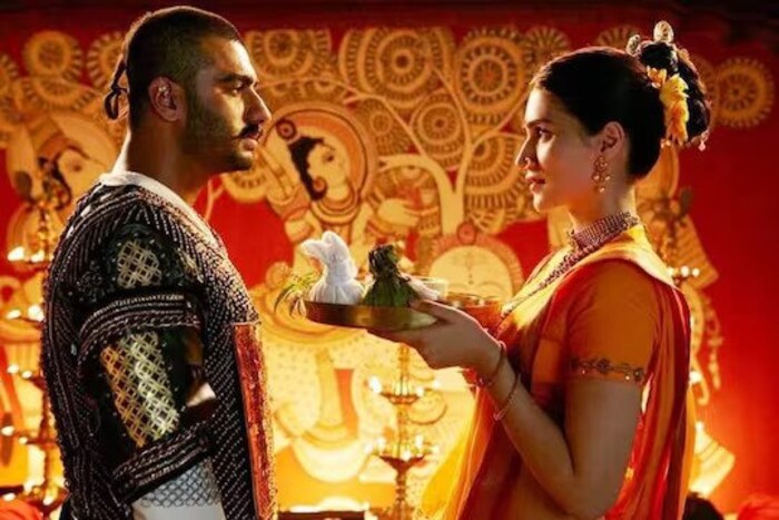 2019मध्ये आलेल्या आशुतोष गोवारीकर दिग्दर्शित पानीपत सिनेमाची देखील अशीत हालत झाली. अर्जुन कपूर प्रमुख भूमिकेत असलेल्या या सिनेमात कास्टिंग चुकल्याचं प्रेक्षकांनी म्हटलं होतं. 