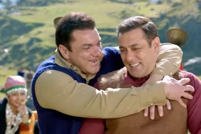  सलमानच्या किसी का भाई किसी की जान सिनेमाप्रमाणेच त्याचा ट्युबलाइट हा सिनेमा देखील फ्लॉप ठरला होता. सलमान खाननं सिनेमात ओव्हर अँक्टिंग केल्याचं प्रेक्षकांनी म्हटलं. हा सिनेमा देखील फार काळ थिएटरमध्ये टिकला नाही. 