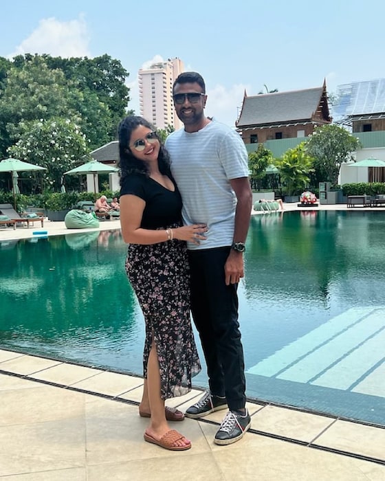 आता प्रीतीने खुलासा केला की मी अश्विनची क्रश होते आणि ही गोष्ट अख्ख्या शाळेला माहिती होती. अश्विनची पत्नी प्रीतीने जिओ सिनेमाच्या शो मॅच सेंटरमध्ये हजेरी लावली होती. तेव्हा तिने बऱ्याच गोष्टींचा खुलासा केला. 
