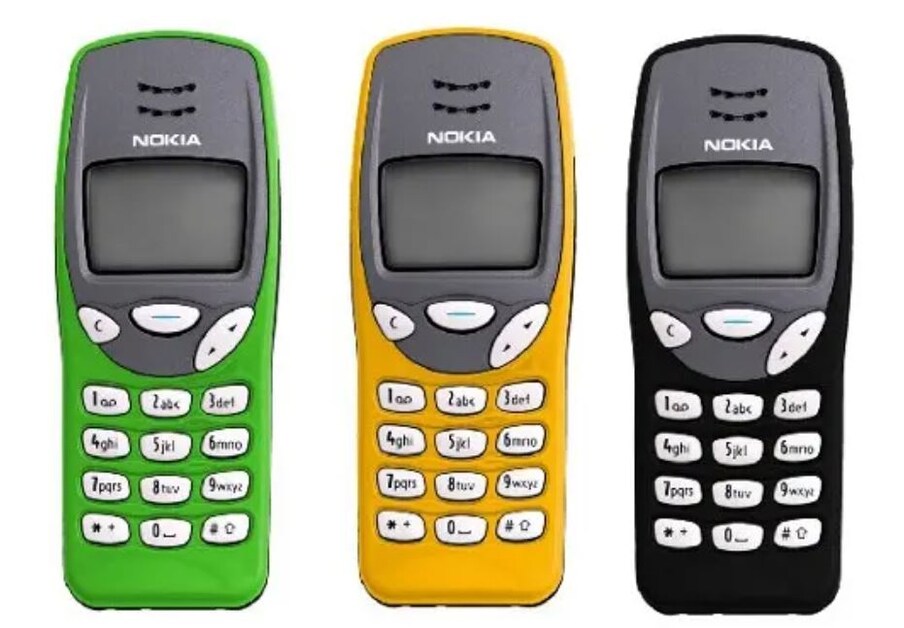 नोकियाने पुन्हा सातव्या नंबरवर एंट्री घेतो. या नंबरवर Nokia 3210 161 मिलियन सेल रेकॉर्डसह आहे. हा फोन पहिल्यांदा 1999 मध्ये लॉन्च झाला होता. यानंतर आयफोन 7 आणि 7 प्लस आठव्या क्रमांकावर आहे. त्याचे 160 मिलियन युनिट्स विकले आहेत.