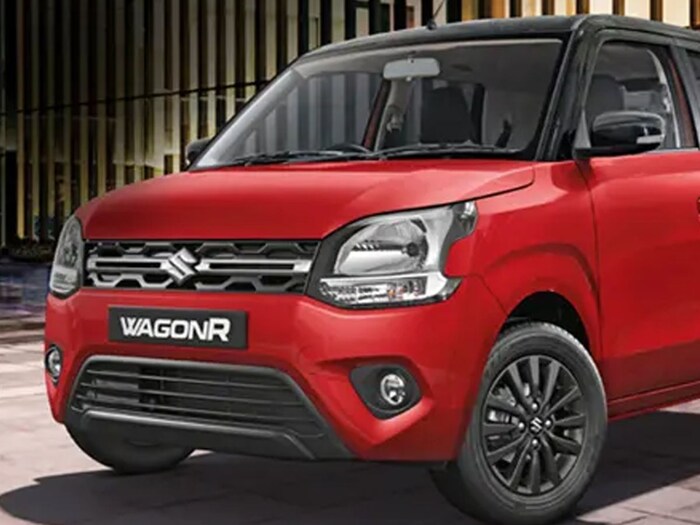 Wagon R: दोन दशकांहून अधिक काळ देशावर राज्य करणाऱ्या मारुती सुझुकीच्या वॅगन आरचाही या लिस्टमध्ये समावेश आहे. 1.0 आणि 1.2 लीटर पेट्रोल इंजिन ऑप्शनसह येणारे वॅगन आरचे ऑटोमॅटिक व्हेरिएंट खूप फेमस आहे. कारचा परफॉर्मन्सही खूप चांगला आहे आणि सिटी राईडसाठी बेस्ट शन असल्याने, ती बर्याच काळापासून लोकांची पसंती राहिली आहे.