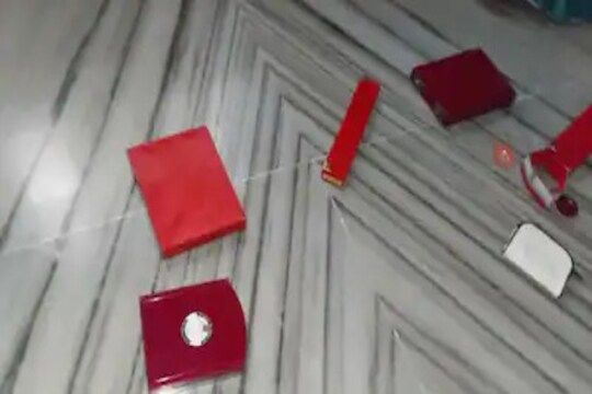 रिकाम्या घराला केले लक्ष्य, तब्बल 18 लाखांचे सोन्या-चांदीचे दागिने अन्ं सव्वा लाख रुपयांची रोकड लंपास