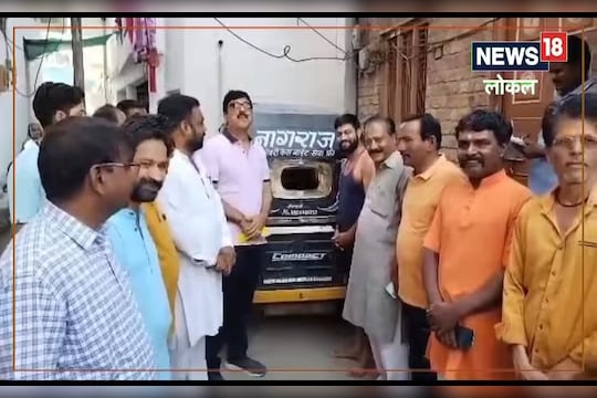 जिल्हाधिकाऱ्यांनी केले सन्मानित - 

