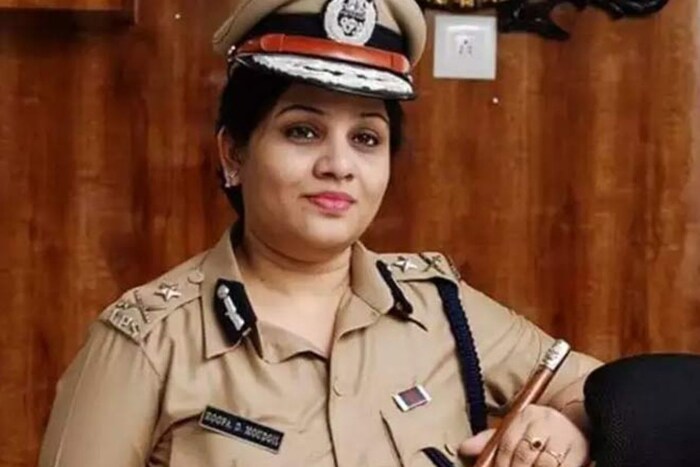 IPS रूपा मौदगील यांना कर्नाटकात उपमहानिरीक्षक (तुरुंग) पदावर असताना राष्ट्रीय स्तरावर मोठी ओळख मिळाली. त्यावेळी रूपा यांनी आवाज उठवला आणि AIADMK नेत्या व्हीके शशिकला यांना दिल्या जाणाऱ्या सुविधांबाबत तक्रार केली. त्यानंतर शशिकला यांना बंगळुरू येथील प्रपन्न अग्रहारा मध्यवर्ती कारागृहात ठेवण्यात आले होते.
