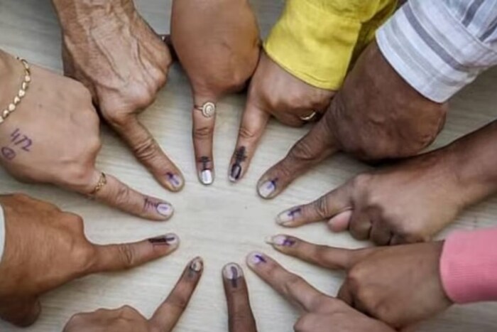  या निवडणुकीदरम्यान अशा अनेक विचित्र घटना घडत आहेत, मात्र मतदारांमध्ये मोठा उत्साह पहायला मिळत आहे. 
