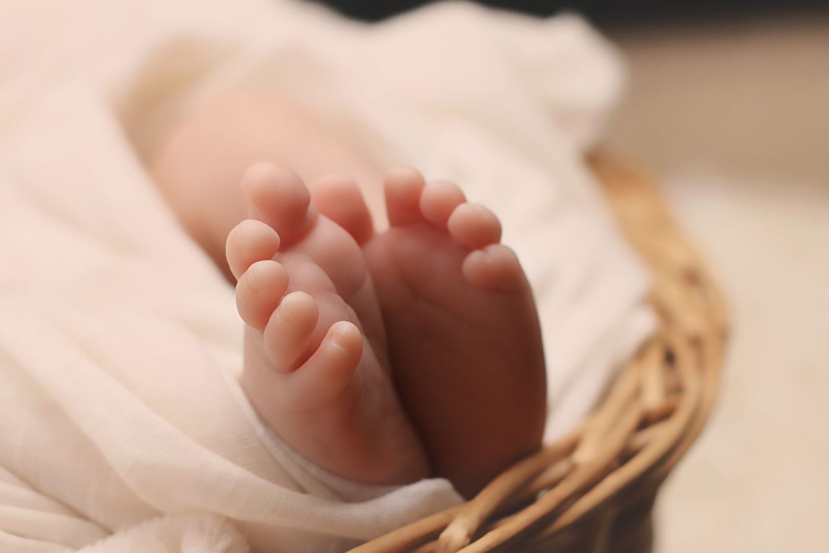 दोन जननेंद्रियांसह जन्मलं बाळ