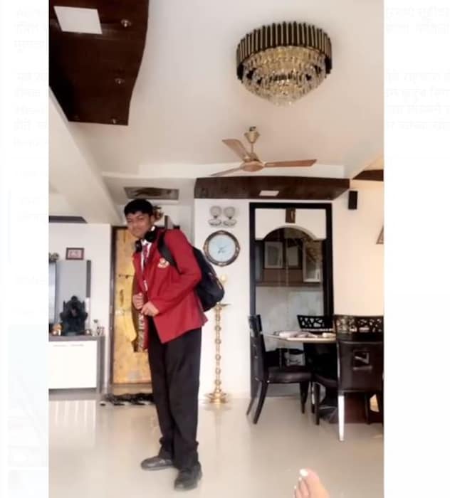 हॉटेलच्या कर्मचाऱ्यांनी आवाज ऐकला आणि त्यानंतर त्याच्या कुटुंबीयांना कळवलं. सोहमला जवळच्या रुग्णालयात नेण्यात आलं होतं, मात्र तेथे त्याला मृत घोषित करण्यात आलं. कदम पुढे म्हणाले. आधी माझ्या भावाला आणि त्याच्या पत्नीला कोणीतरी धक्काबुक्की केल्याचा संशय आला. मात्र, माझ्या भावाने हॉटेलचे सीसीटीव्ही कॅमेरे तपासले असता, सोहम चालत असताना गाढ झोपेत असल्याचं दिसून आलं.