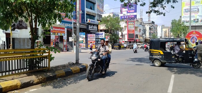 छत्रपती संभाजीनगरमध्ये काल 14 जून रोजी किमान 22 अंश सेल्सिअस एवढे तापमान होते आणि कमाल तापमान हे 36 अंश सेल्सिअस होते. आज 15 जून किमान तापमान हे 22 अंश सेल्सिअस एवढे असेल आणि कमाल तापमान 36 अंश सेल्सिअस एवढे असेल असा हवामान खात्याचा अंदाज आहे.