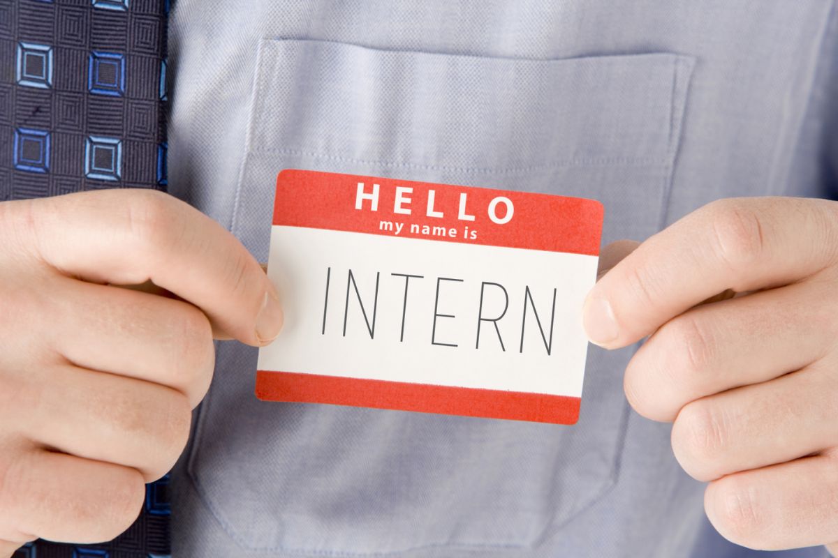 तुम्हीही FREE मध्ये Internship करण्याचा विचार करताय? जरा थांबा; 'हा' रिपोर्ट बघून लागेल 440V झटका