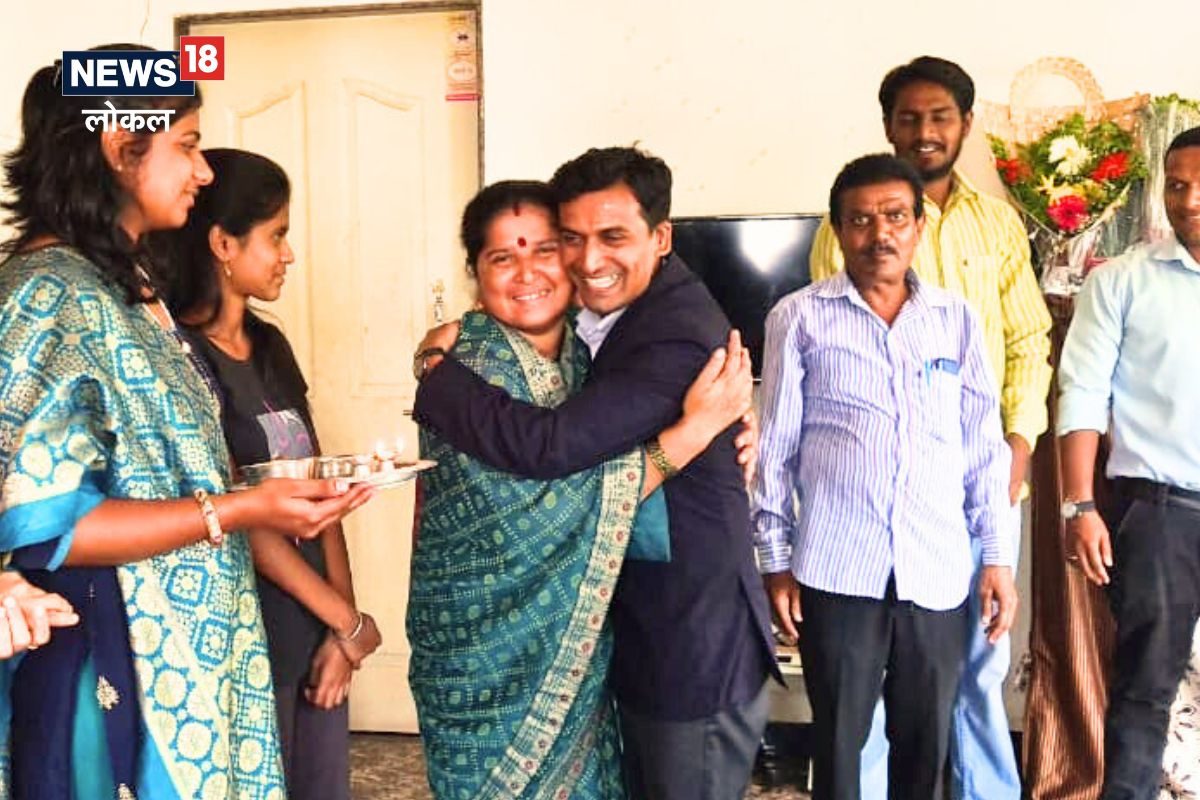 UPSC Success Story : लहानपणी IAS अधिकाऱ्याने केला होता लेकाचा सत्कार, आईने ठरवलं अन् आज लेकाने करून दाखवलं!