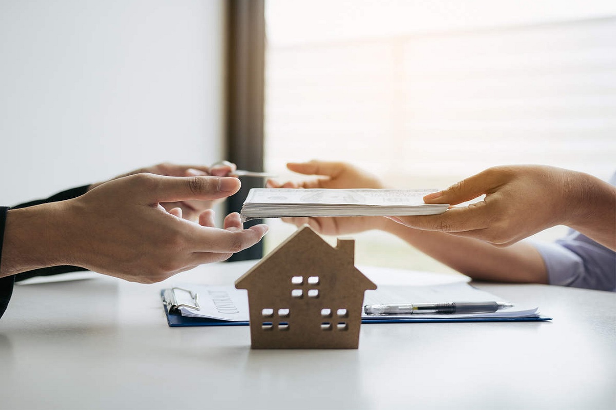 प्रॉपर्टी डील