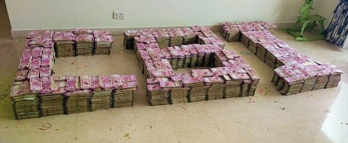 या अधिकाऱ्याच्या घरातून आधी 20 कोटी रुपयांचं घबाड सापडलं होतं. आता पुन्हा 18 कोटी रुपयांची पैशांची बंडलं सापडल्याने खळबळ उडाली आहे. 