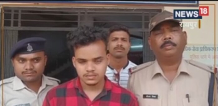 कोमेश साहू (26) असे ठार झालेल्या व्यक्तीचे नाव आहे. तो कोणत्यातरी मुलीशी बोलत असे. पण कोमेशला माहित नव्हते की तो ज्याच्याशी फोनवर बोलतो ती मुलगी नसून मुलगा आहे. त्यानंतर कोमेश त्याला भेटण्यासाठी पोहोचला तेव्हा संपूर्ण प्रकरण उघड झाले. यानंतर आरोपींनी चाकूने कोमेशचा गळा चिरत त्याची हत्या केली. 