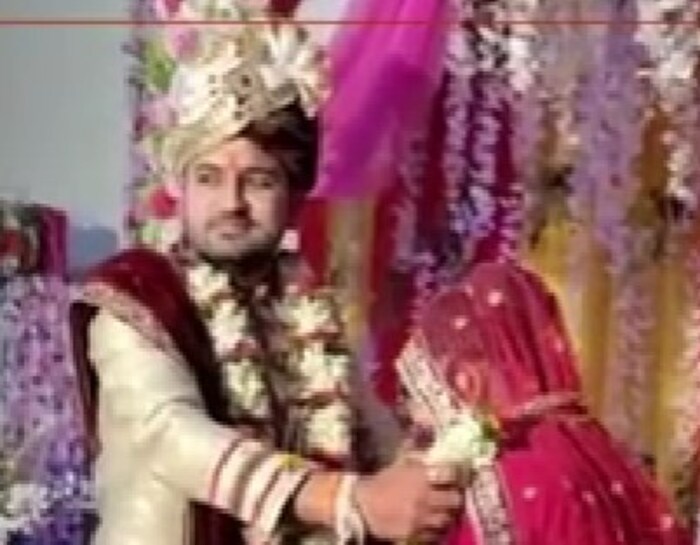 वर अभिषेक पायसी सांगतात की, आमचे 10 मे रोजी लग्न झाले आणि 11 मे रोजी निरोप घेतला जाणार होता. पत्नी शिवानीची शिक्षक भरतीची परीक्षा 11 मे रोजी होती, त्याआधी आम्ही आणि आमच्या कुटुंबाने शिक्षणाला प्राधान्य दिले. घरातील मुलगी आणि सून या दोघांनाही शिक्षणासाठी प्रोत्साहन दिले पाहिजे, असा आमचा जनतेला संदेश आहे.