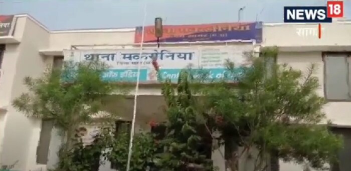 27 जानेवारी 2020 रोजी आरोपी मुलाने आईकडे पैशांची मागणी केली. आईने पैसे देण्यास नकार दिल्याने तिने आईचा स्कार्फने गळा आवळून खून केला. मात्र, तेव्हा तिचा मृत्यू झाला नाही. यानंतर मुलाने घरात ठेवलेली वडिलांची परवाना असलेली बंदूक उचलली आणि आईवर गोळीबार केला. त्यानंतर आईचा मृत्यू झाला. 