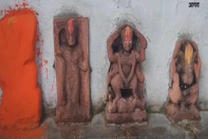 आग्राच्या प्रसिद्ध राम बारातपेक्षा मंदिरातून आयोजित केलेला दसरा अधिक प्राचीन आहे. लोक सांगतात की पूर्वी दसऱ्याला बैलगाड्यांमध्ये आणि आता आधुनिक आकर्षक मिरवणुका काढल्या जातात.