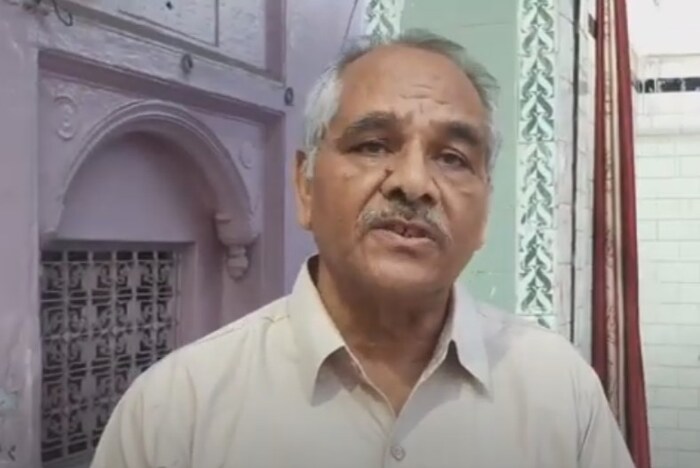 मंदिर समितीचे सदस्य आणि स्थानिक रहिवासी दिनेश पाठक यांनी मंदिरात पूजा करण्यासाठी येणाऱ्या भाविकांशी गैरवर्तन केल्याचा आरोप केला आहे. महिलांशी गैरवर्तन केले जाते. त्यांना पूजा करण्यापासून रोखले जाते. हा सगळा प्रकार इतर कोणी नसून मंदिर परिसर बळकावणारे भाडेकरू आणि असामाजिक तत्वे करत आहेत. संपूर्ण मंदिरावर भाडेकरू आपला हक्क सांगत आहेत, असेही ते म्हणाले. 