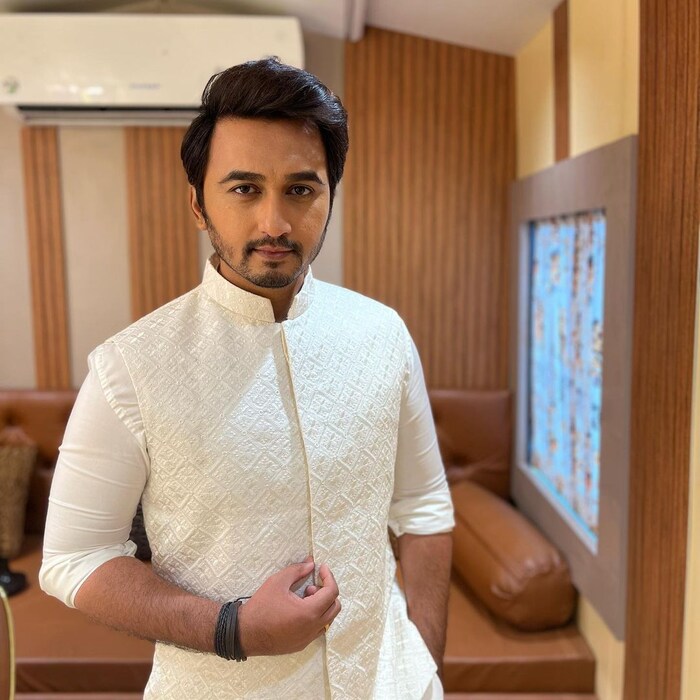  "खूप आव्हानात्मक आहे आधीचे हरिभाऊ आणि त्यानंतर स्वामीसुत... खूप साऱ्या गोष्टींचा विचार मी केला काळ वेगळा आहे त्यामुळे भाषेचा लहेजा, पोशाख असेल... खूप मोठी जबाबदारी आहे माझ्यावर, प्रेक्षक यावेळेस देखील भरभरून प्रेम करतील अशी आशा आहे मला".