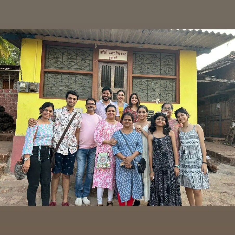 [object Object], ठिपक्यांची रांगोळी फेम कलाकार उन्हाळ्याच्या सुट्ट्यांसाठी थेट कोकणात पोहोचले आहेत.