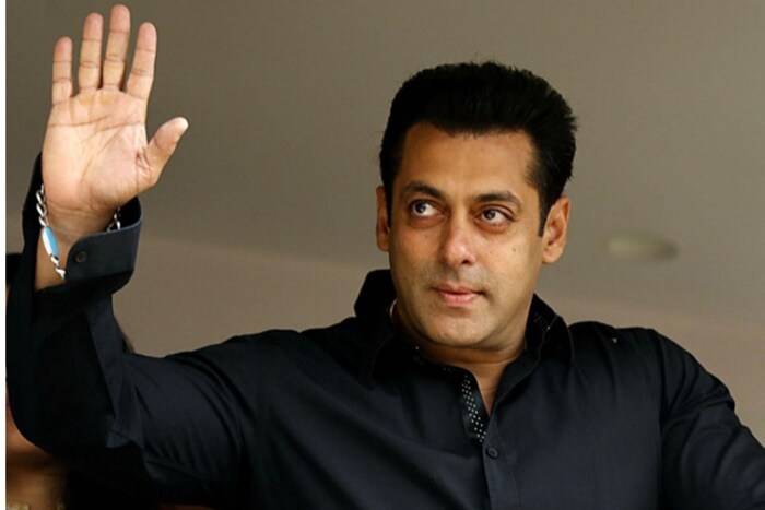 सलमान खानच्या वर्क फ्रंटबद्दल बोलायचं तर चाहते त्याच्या 'टायगर 3' च्या रिलीजची आतुरतेने वाट पाहत आहेत. यात कतरिना कैफ मुख्य  भूमिकेत दिसणार आहे. याशिवाय तो शाहरुख खानसोबत 'टायगर वर्सेस पठाण'मध्येही दिसणार आहे.