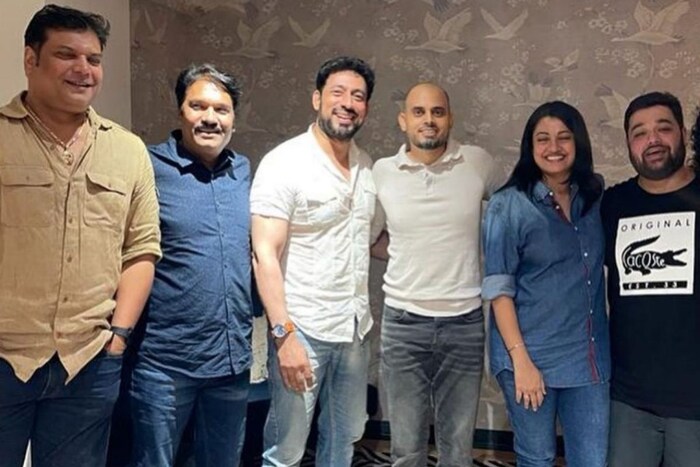 'सीआयडी'चा पहिला एपिसोड 21 जानेवारी 1998 रोजी रिलीज झाला आणि त्याने 20 वर्षे टीव्हीवर राज्य केले. ज्याचे दिग्दर्शन बीपी सिंग यांनी केले होते. 