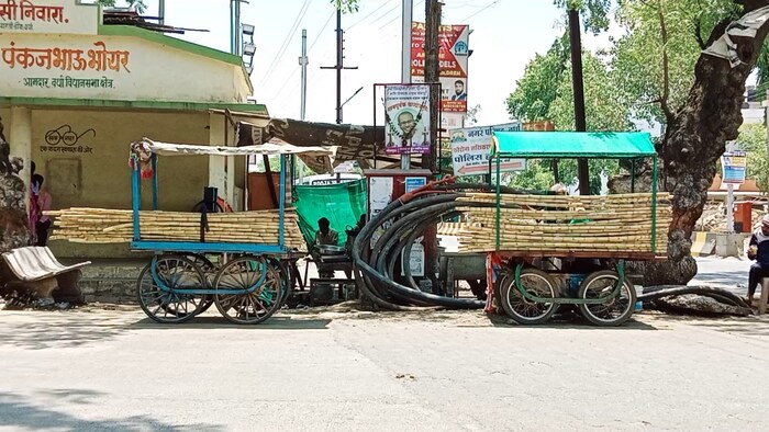 उष्माघाताचा धोका असल्याने वयोवृद्ध आणि चिमुकल्यांनी घराबाहेर पडू नये, असे सांगण्यात आले आहे. 
