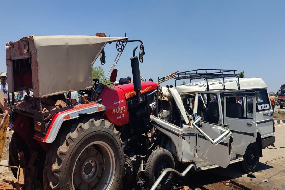 (रत्नागिरी-नागपूर महामार्गावर भीषण अपघात)