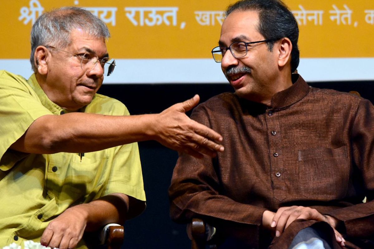 ठाकरेंच्या बालेकिल्ल्यातून लढणार प्रकाश आंबेडकर?